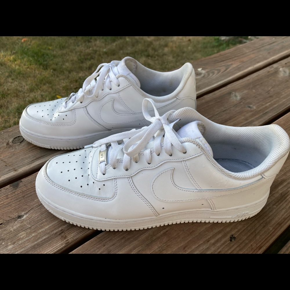 Nike Air Force One low cut triple white